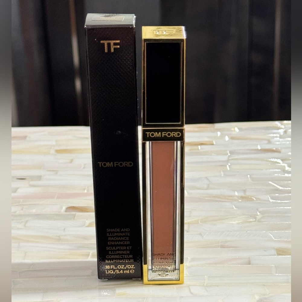 Tom Ford Radiance Enhancer in Shade Medium
